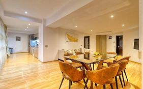 Luxurious 3 Bedroom Apartment In Herastrau